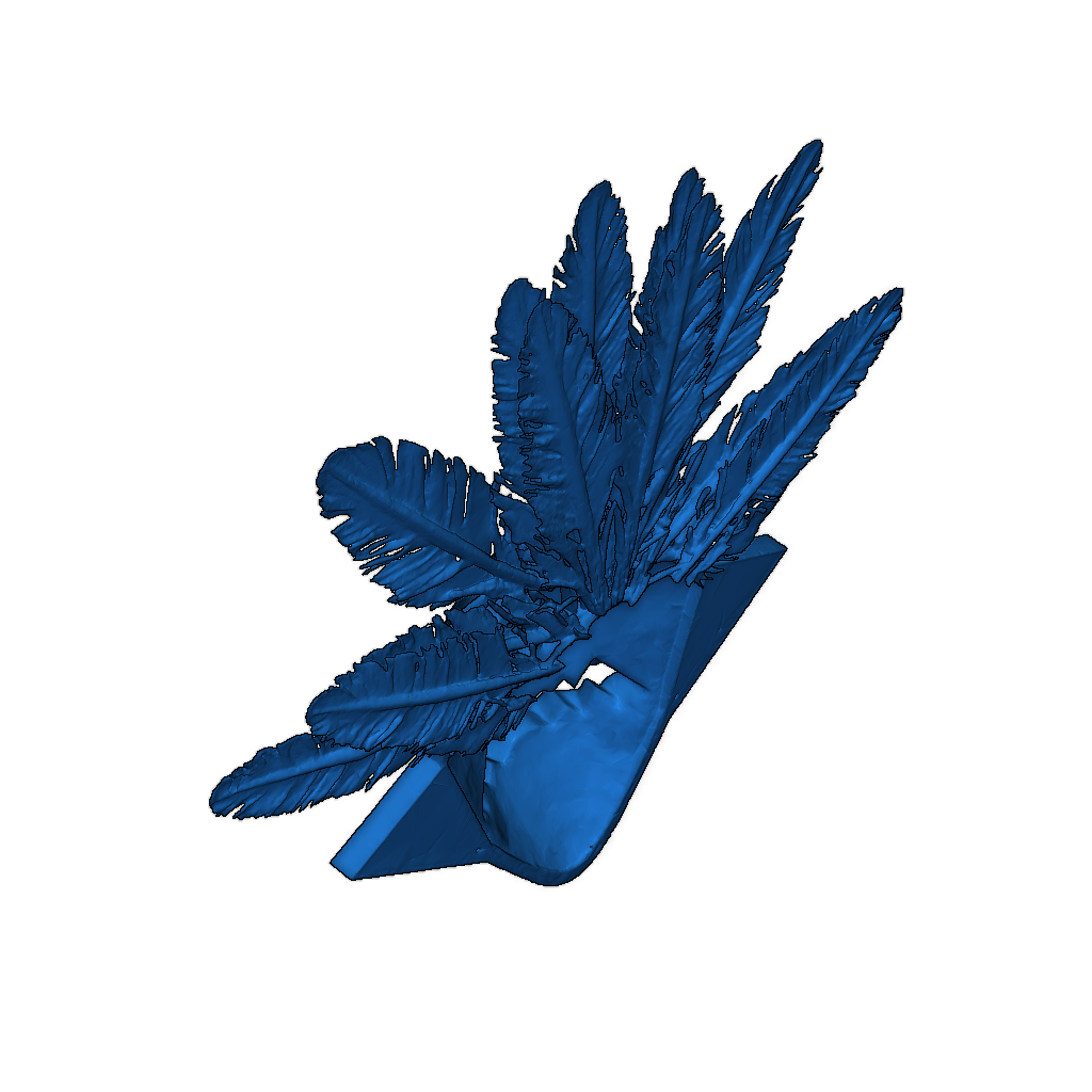 Маска из дерева с перьями