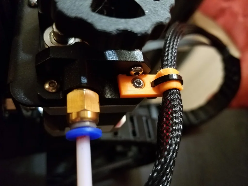 3D модель Тримач кабелю Z-осі для Ender 3 Pro STL