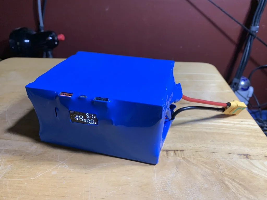 3D модель Банк аккумуляторов 18650 на 30 ячеек (параллельное соединение) - фото 2