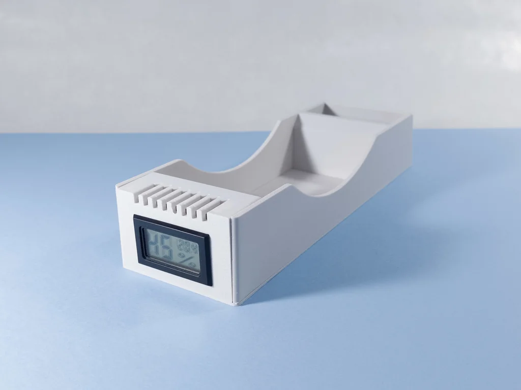 3D модель Держатель катушек с термометром и гигрометром - фото 2