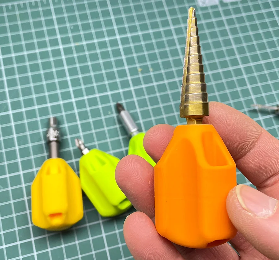 Удобная отвертка "Морковка" с магнитом