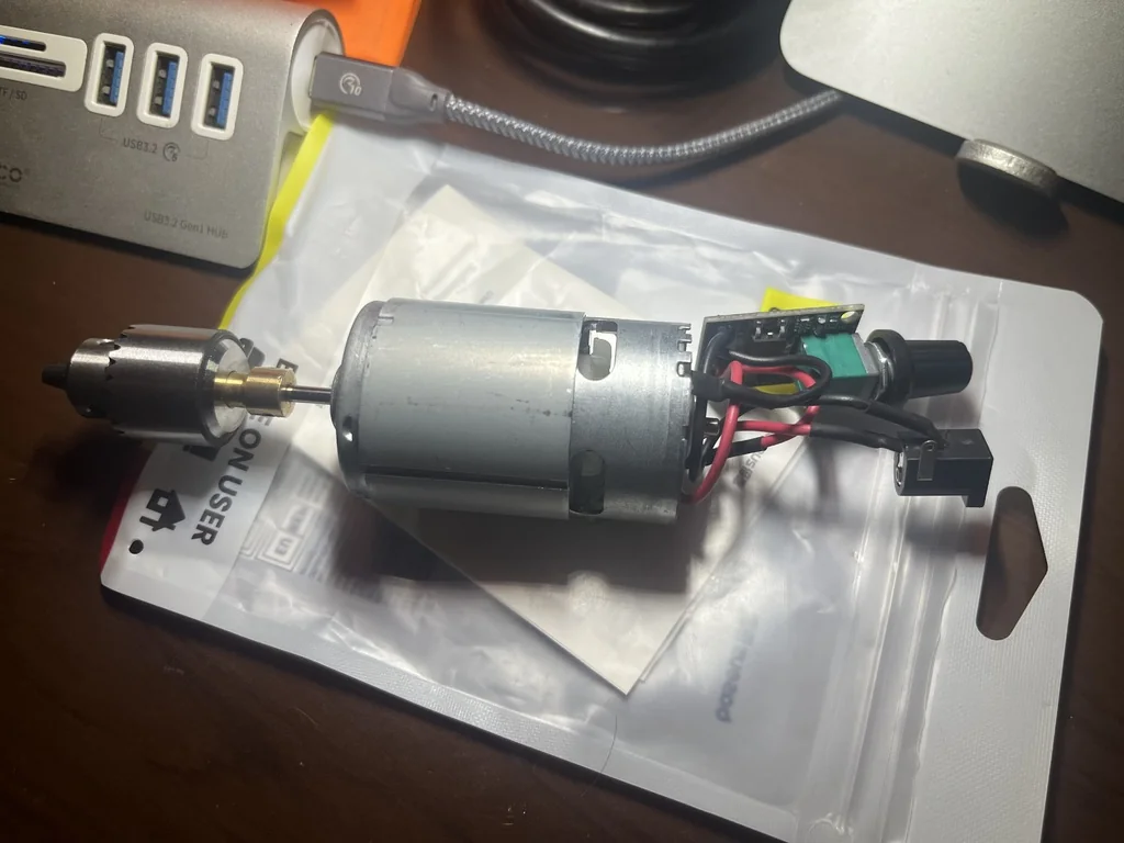 Мини-дрель с мотором 555