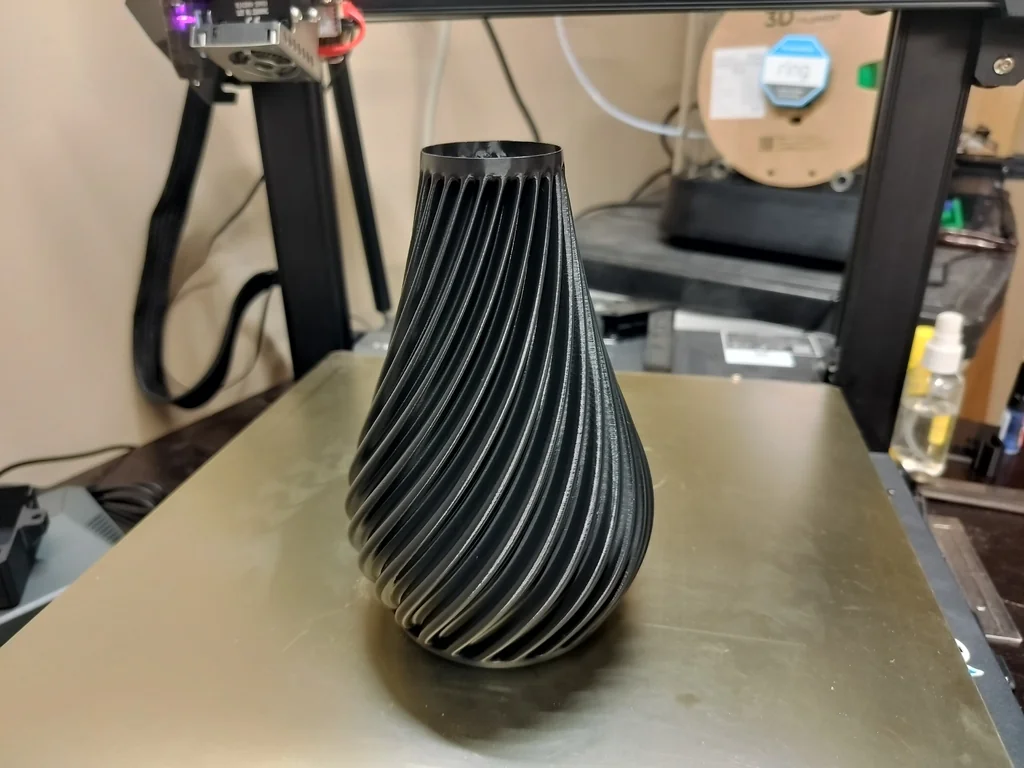 Спиральная ваза