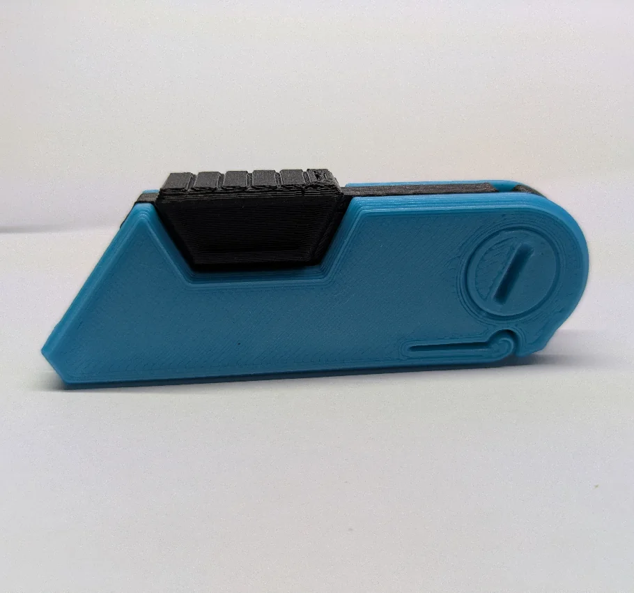 Складной держатель лезвий для универсального ножа