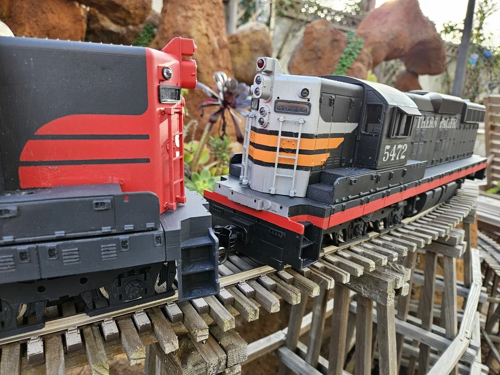 1:29 Модель локомотива EMD SD9 Southern Pacific