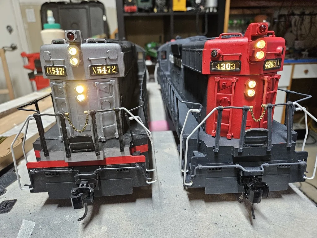 1:29 Модель локомотива EMD SD9 Southern Pacific