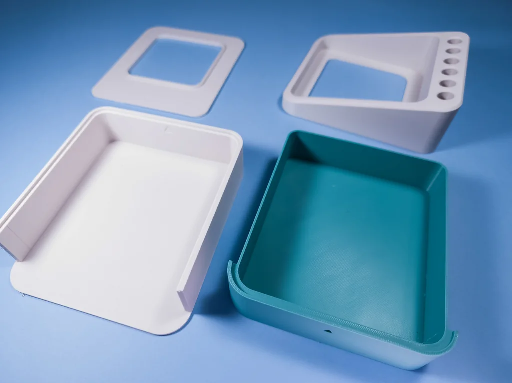 Подставка для карандашей с ящиком