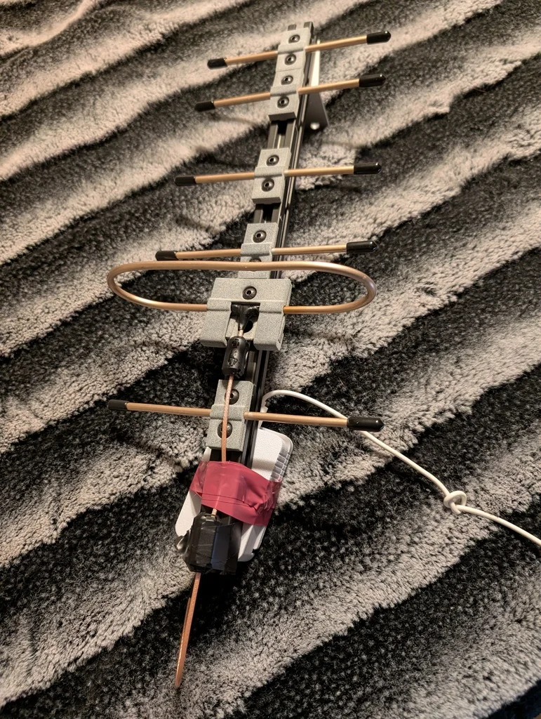 3D модель Антенна Yagi Uda на основі NiCop - фото 2