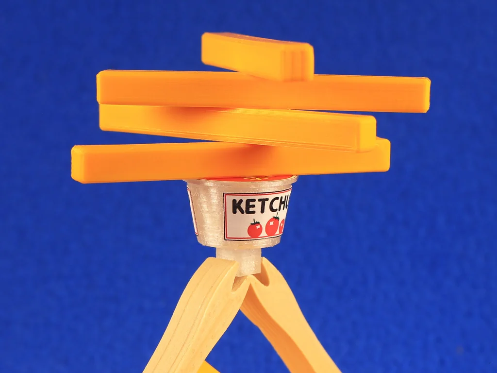 SHAKY FRIS — несбалансированная игра с балансировкой картофеля фри и чипсов.