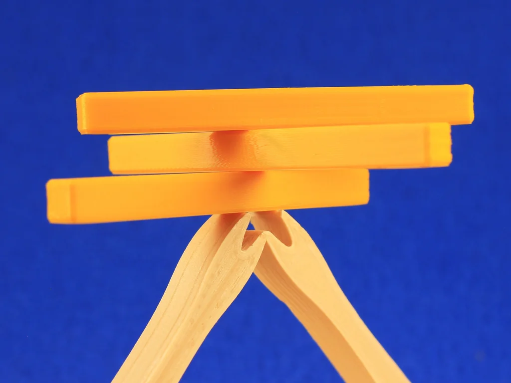 SHAKY FRIS — несбалансированная игра с балансировкой картофеля фри и чипсов.