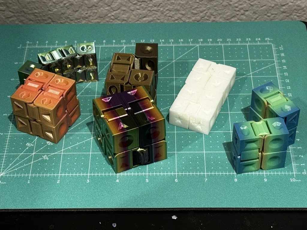 Бесконечный куб-игрушка для снятия стресса