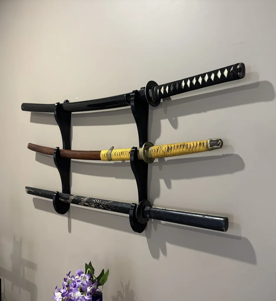 Держатель катаны для настенной установки