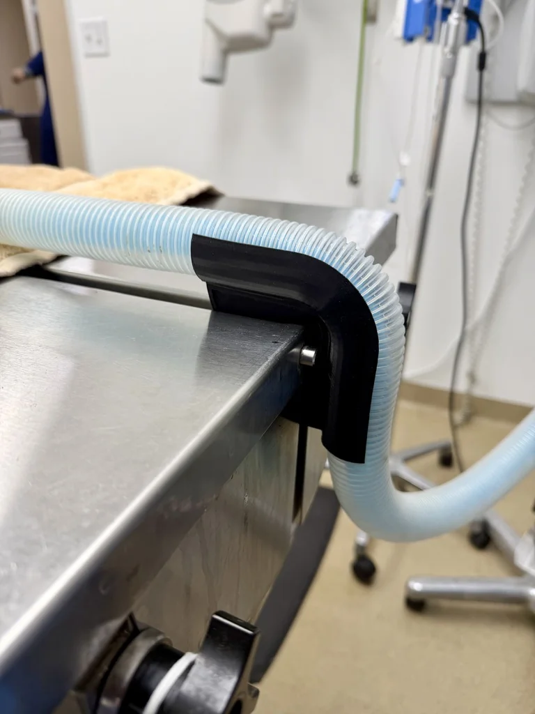 Кламп для шланга ветеринарного назначения