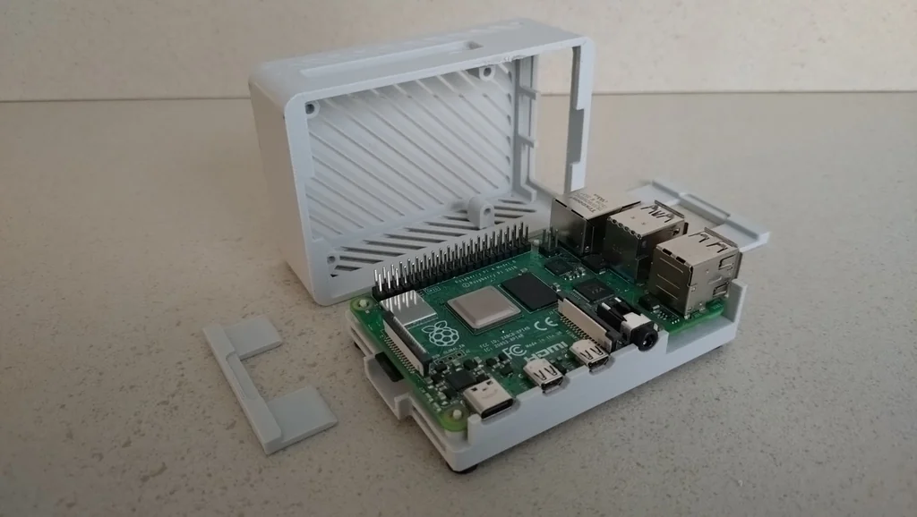 Корпус без винтов для Raspberry Pi 4B