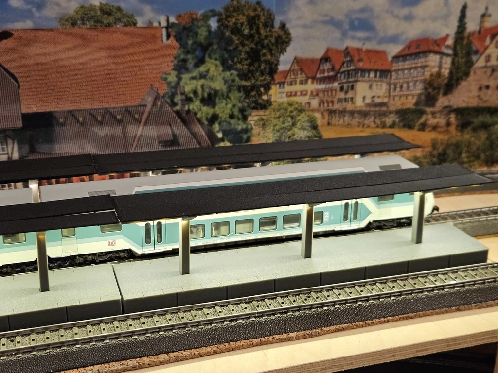 Платформа H0 с крышей и лестницей