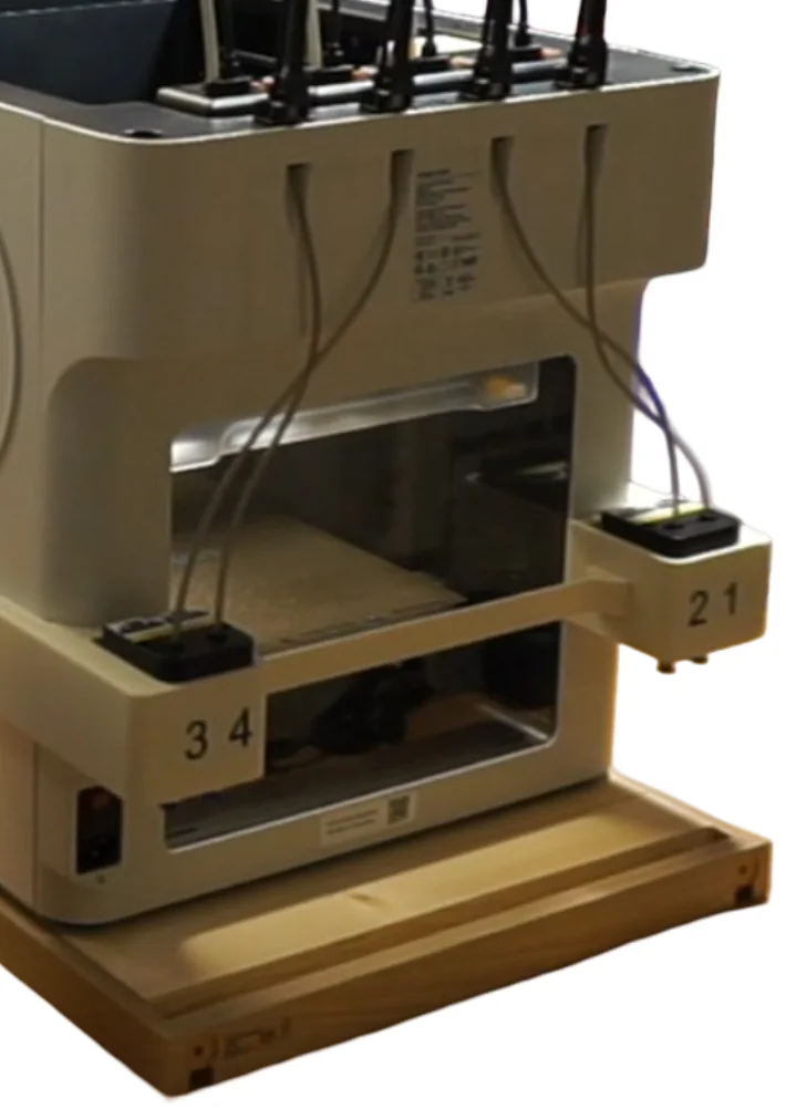 Перемещение устройства подачи Snapmaker U1 в заднее положение