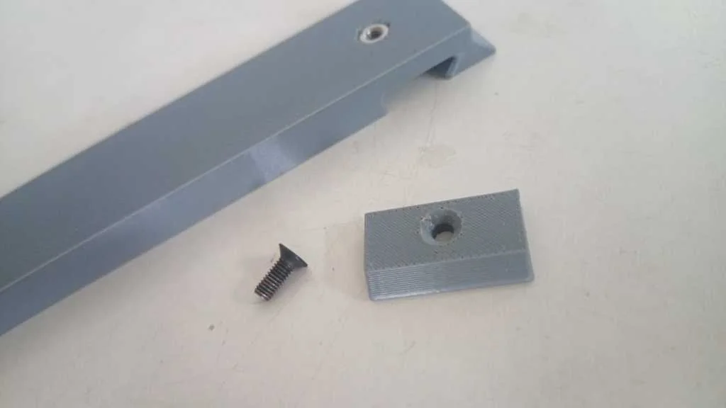 3D модель Тримач наждачного паперу для заміни бруска - фото 2