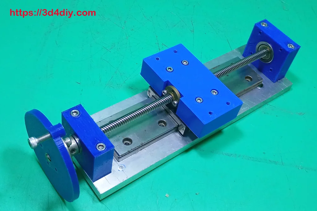 Самодельный CNC-фрезер с осевым слайдером