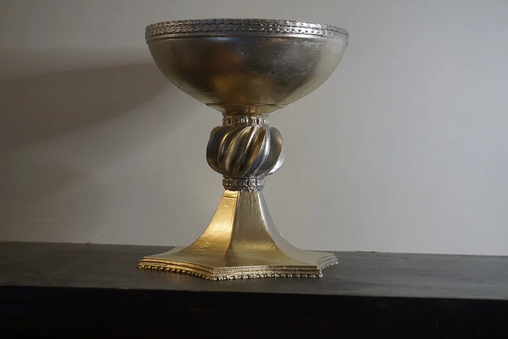 Святой Грааль из фильма «Эскалибур» 1981 года.