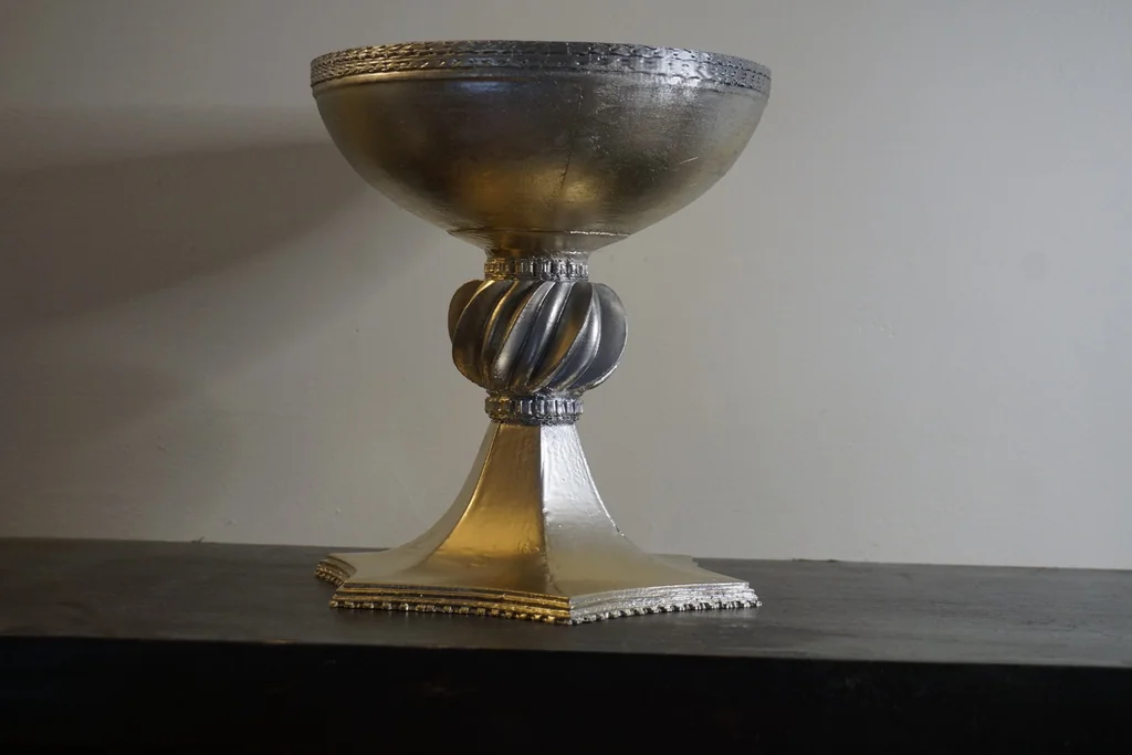 Святой Грааль из фильма «Эскалибур» 1981 года.