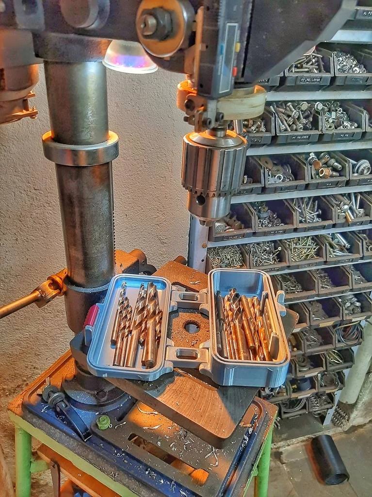 Коробка для сверл повышенной прочности