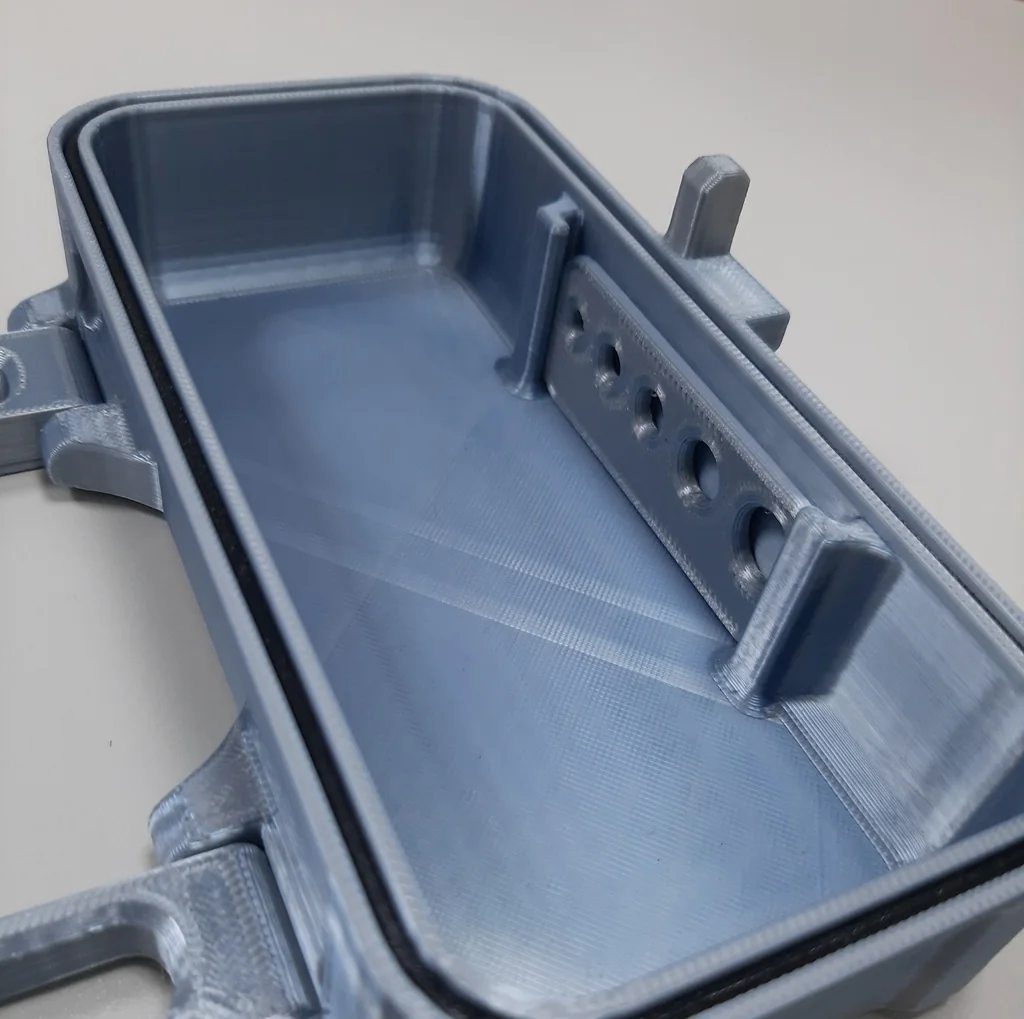 Коробка для сверл повышенной прочности