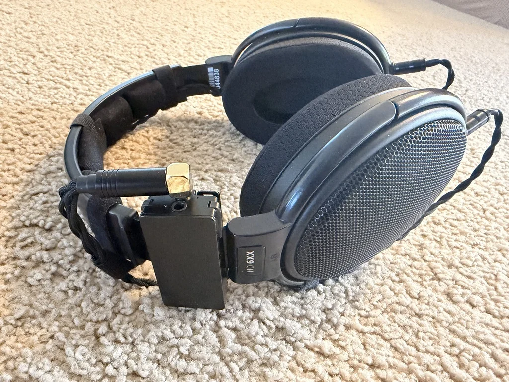 Крепление Qudelix 5K для наушников Sennheiser HD 6XX