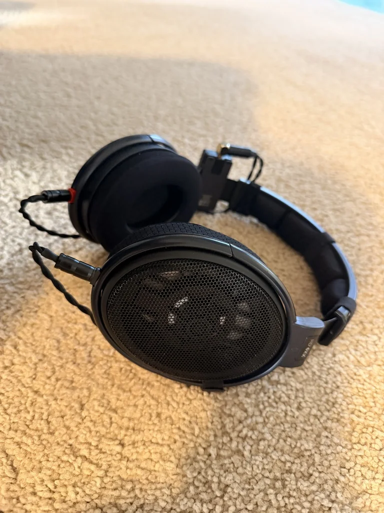 3D модель Крепление Qudelix 5K для наушников Sennheiser HD 6XX - фото 2