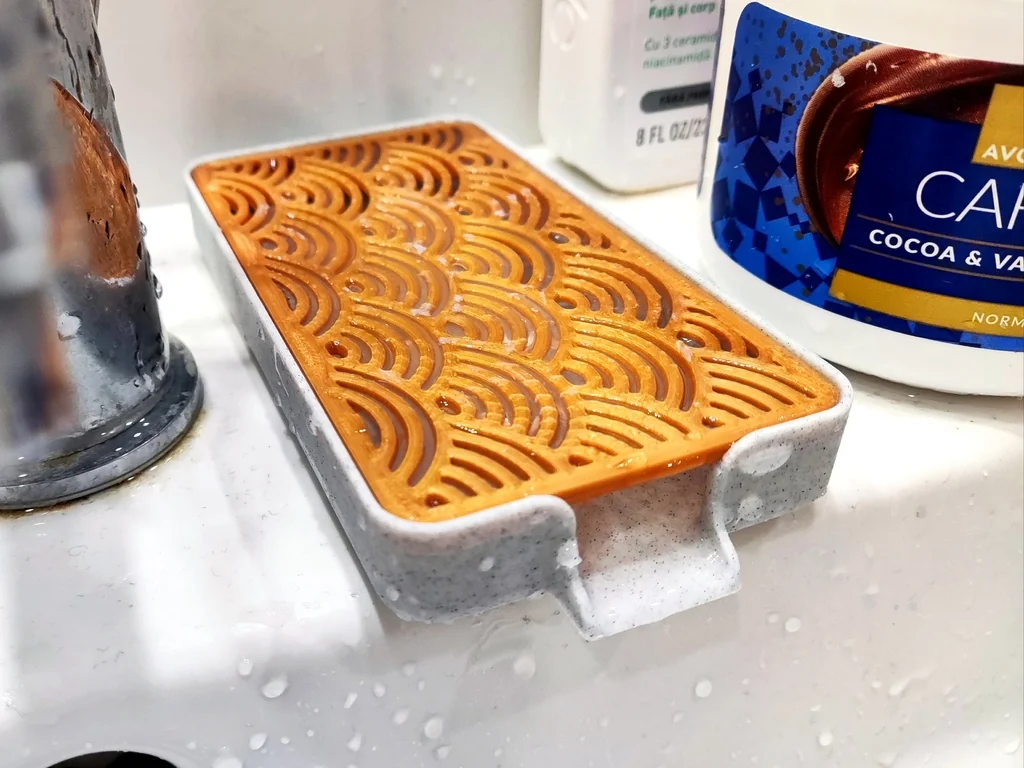 Большой поддон для мыла, повернутый на другую сторону