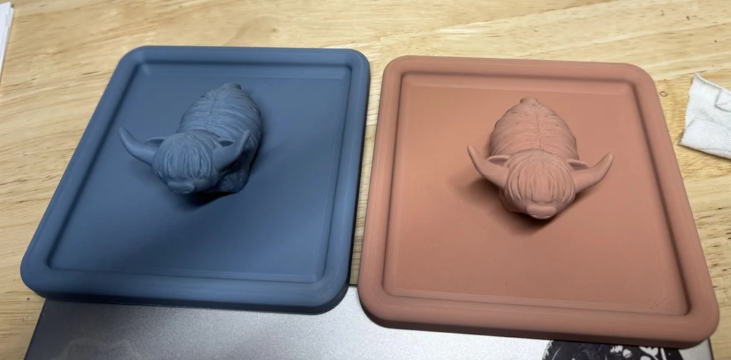 3D модель Поднос для украшений с высокландской коровой - фото 2