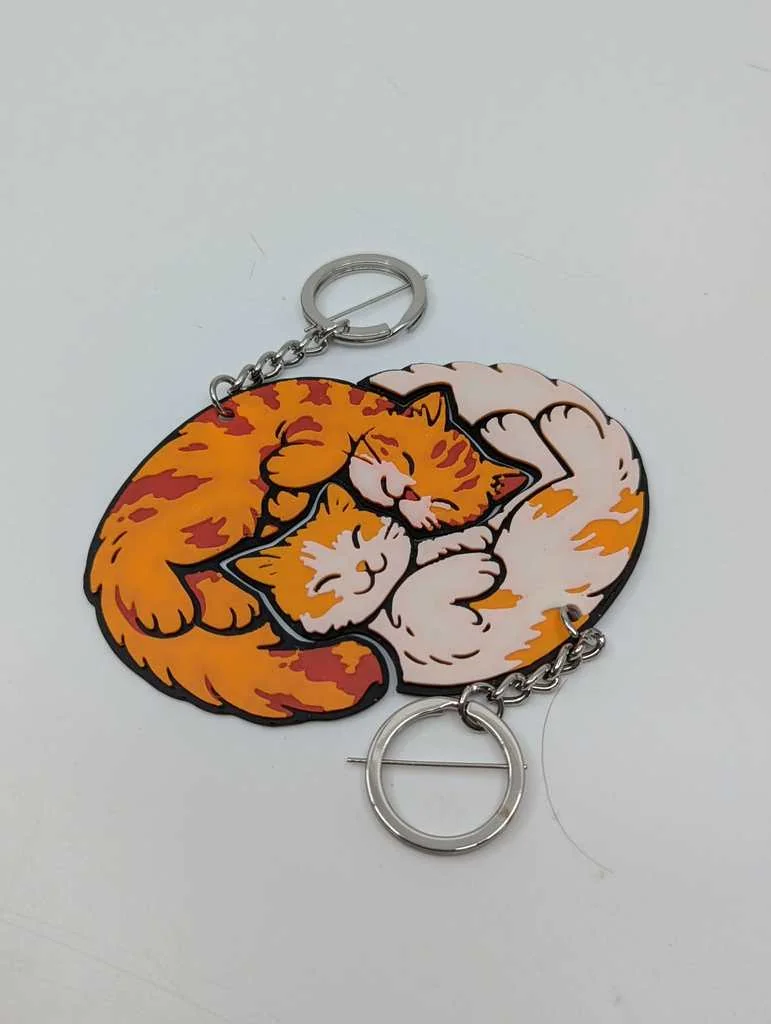 3D модель Набір брелків зі сплячими кішками – Інь та Ян - фото 3