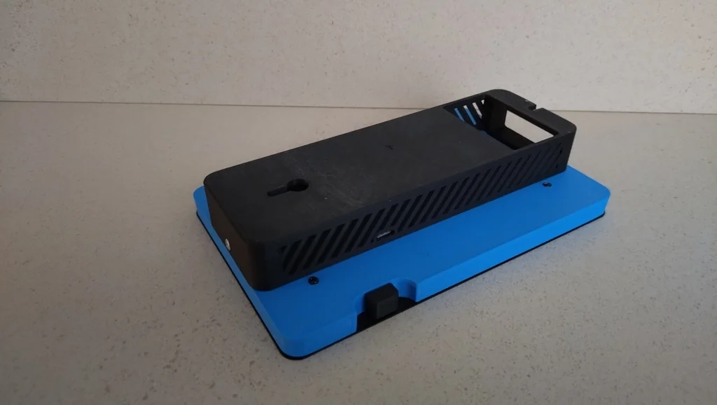 Корпус для Raspberry Pi с сенсорным дисплеем 7 дюймов