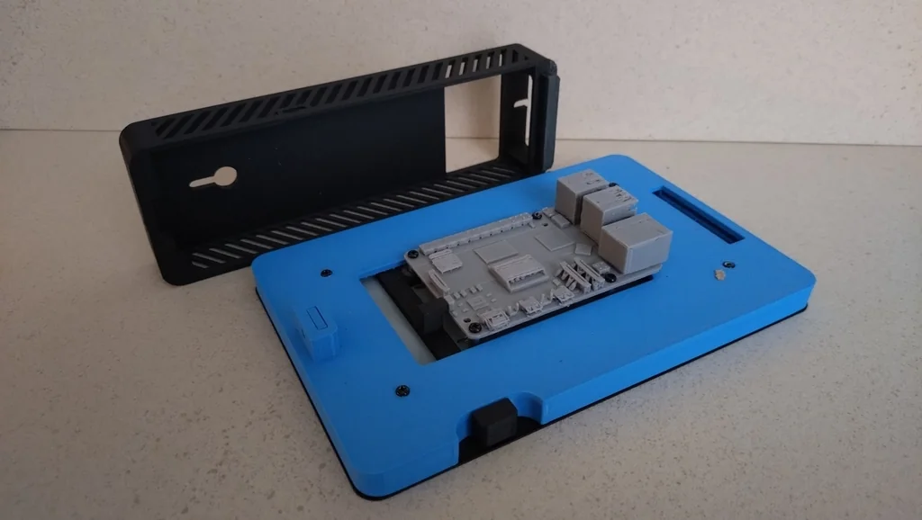 Корпус для Raspberry Pi с сенсорным дисплеем 7 дюймов