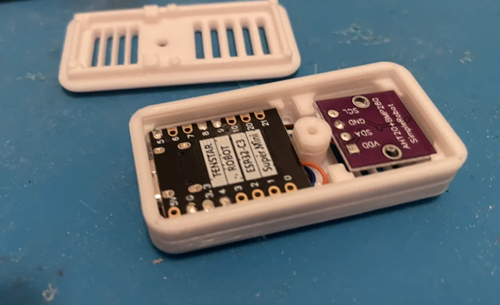 Датчик температуры ESP32 C3 с AHT20 и BMP280