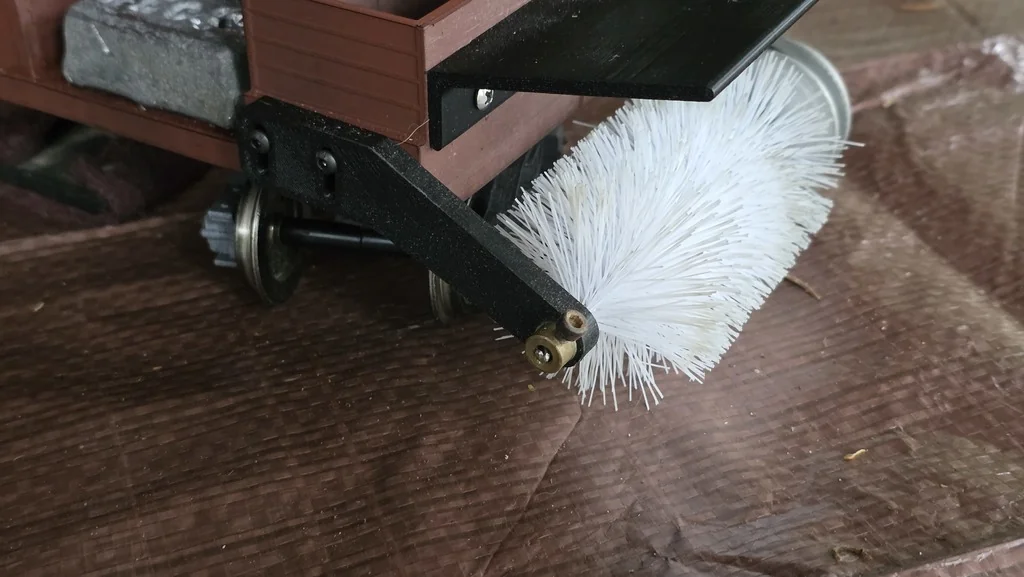 Модель: Поезд для очистки рельсов G Scale