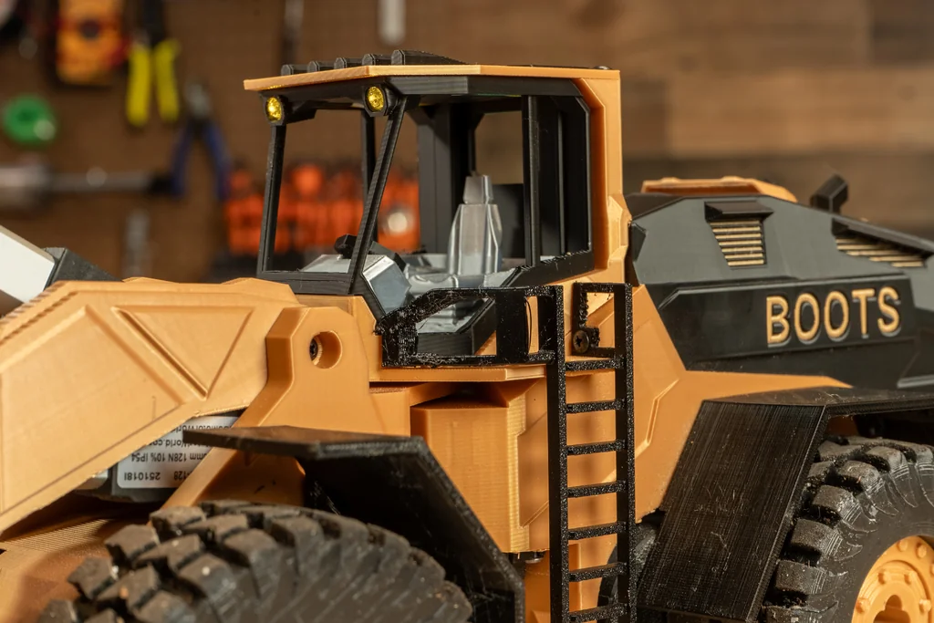 Колесный погрузчик с радиоуправлением — своими руками