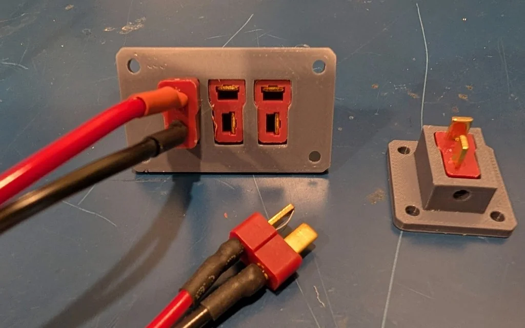 3D модель Параметрическая панель для T plug (dean) разъемов - фото 1