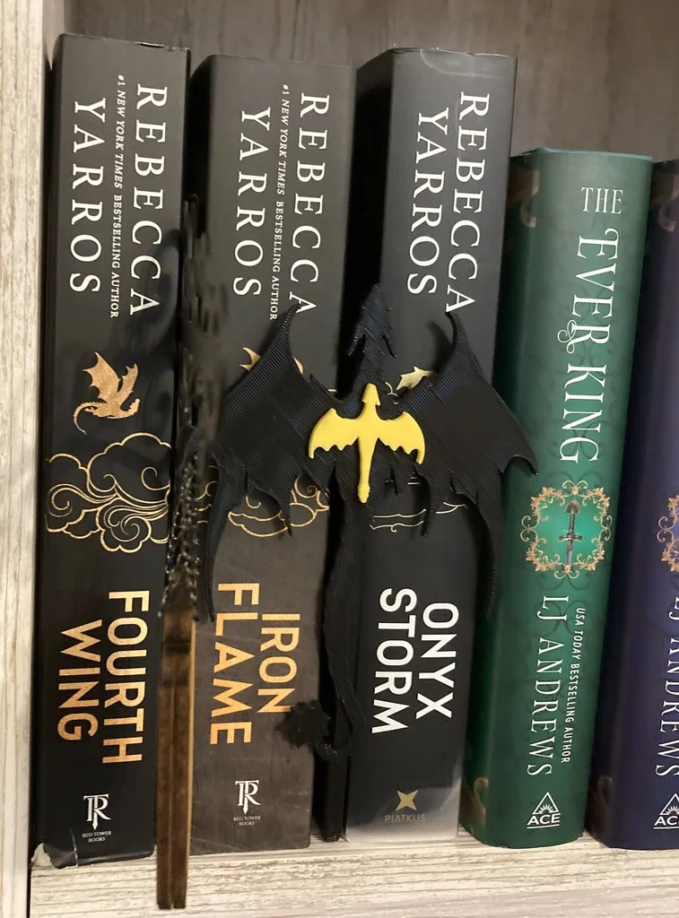 Драконьи разделители для книжной полки Fourth Wing