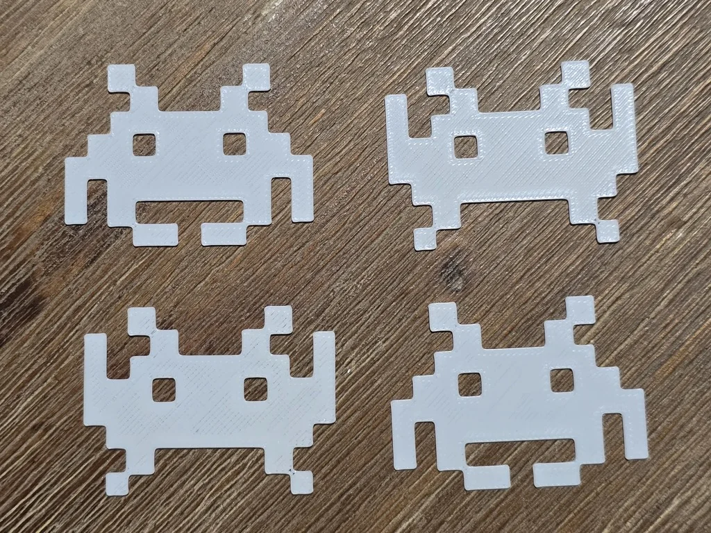 Параметрические 8-битные украшения Space Invader