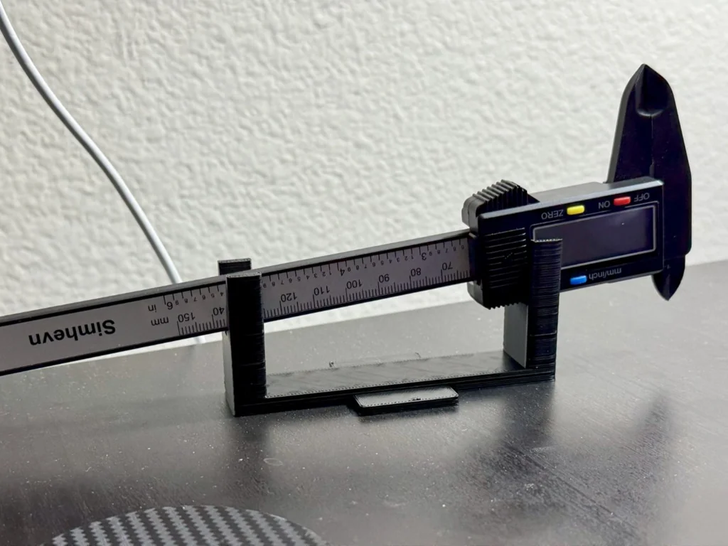 3D модель Простой стенд для штангенциркуля - фото 1