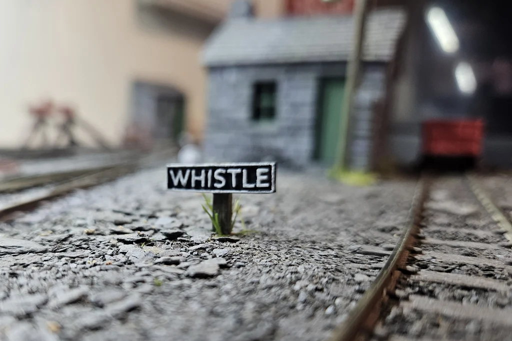 Железнодорожная свистковая табличка 1:43