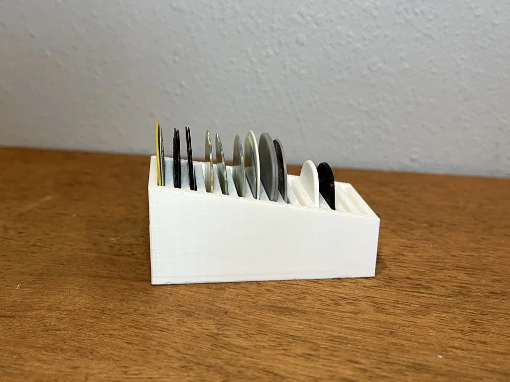 3D модель Держатель для медиаторов - фото 2