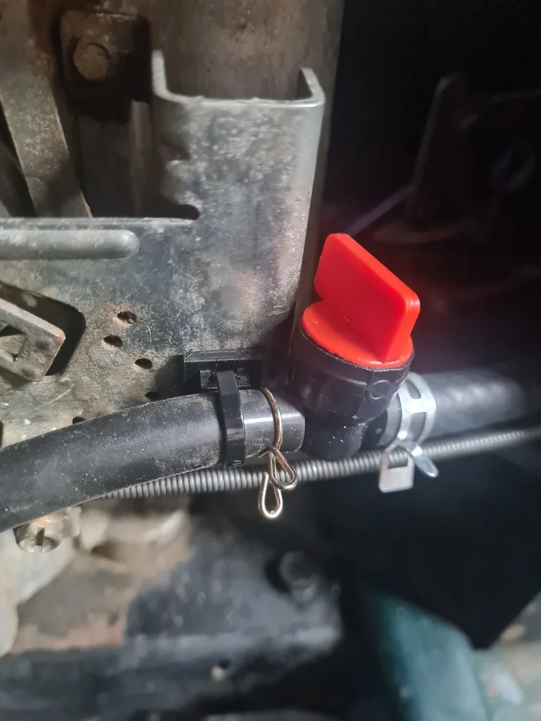 3D модель Крепление для мотокосы с квадратным отверстием - фото 1