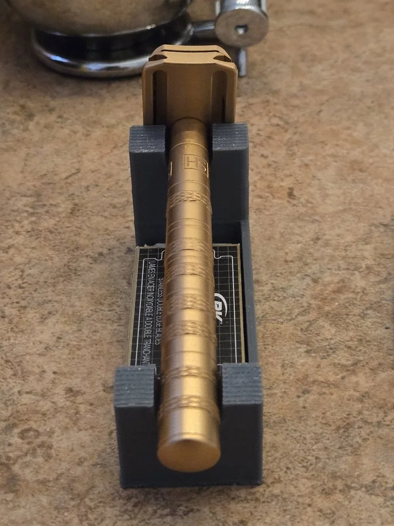 3D модель Підставка для безпечної бритви Henson - фото 3