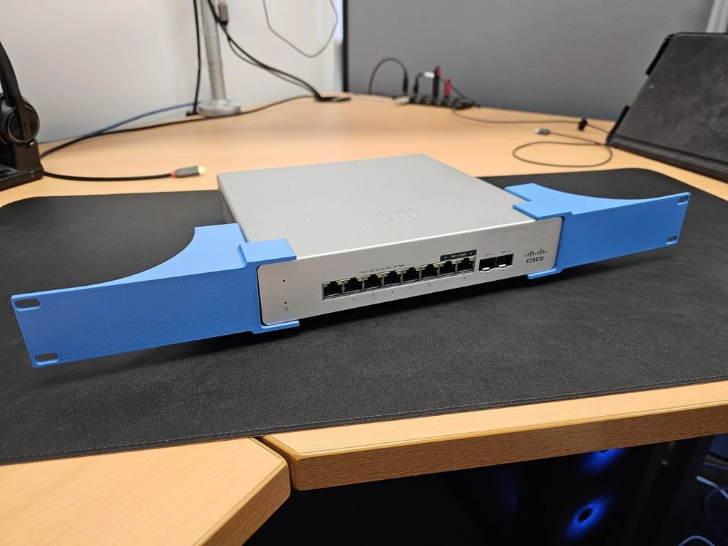 3D модель Адаптер для установки Cisco Meraki MS130-8X - фото 1