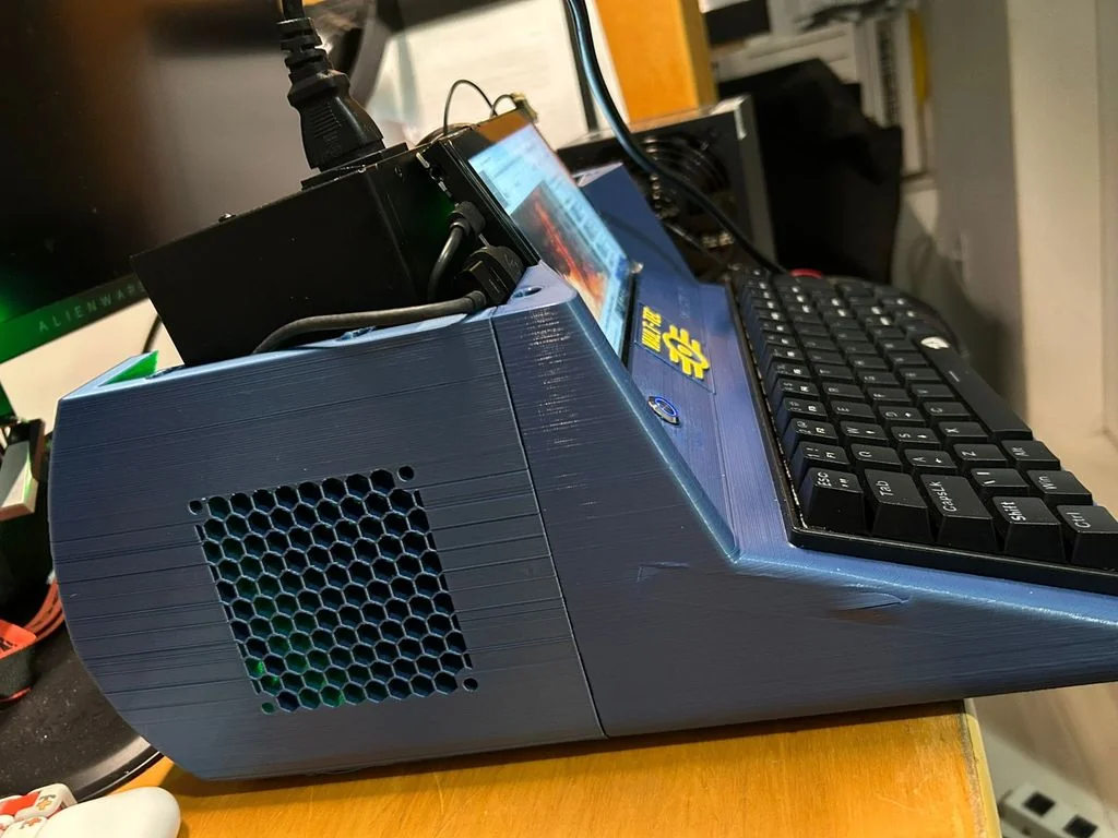 MINI ITX Callisto 2 в тематике Fallout с Windows 10