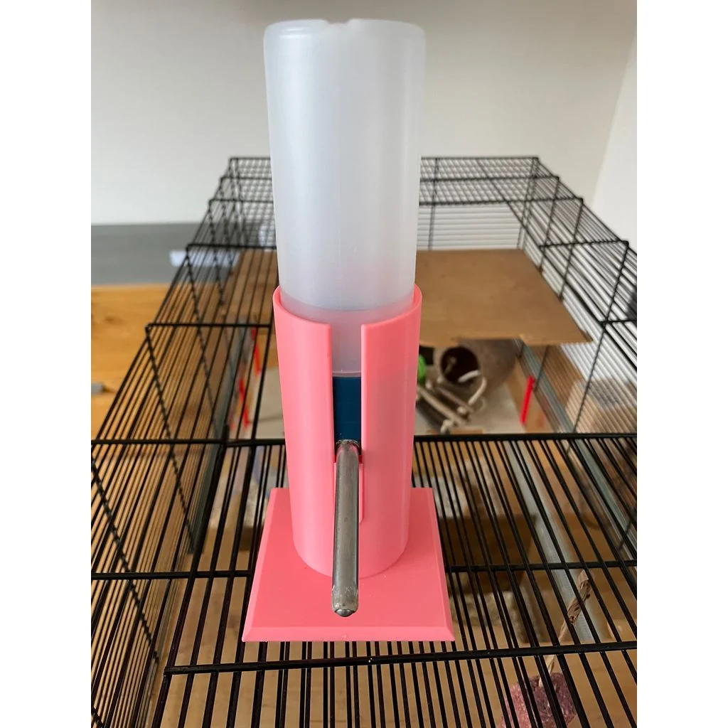 3D модель Подставка для бутылки с водой для хомяков - фото 2