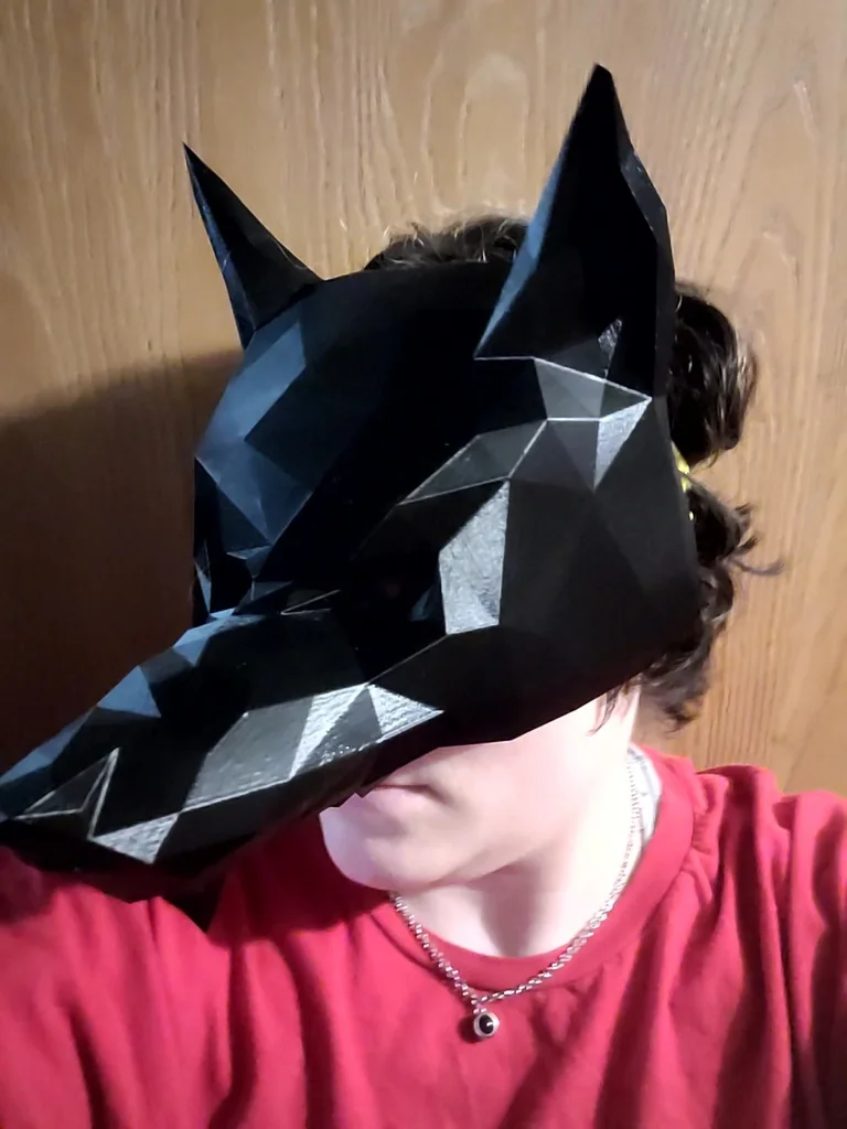 3D модель Низкополигональная волчья маска с отверстиями для шнурка - фото 6