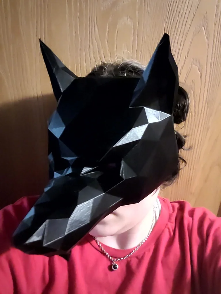 3D модель Низкополигональная волчья маска с отверстиями для шнурка - фото 7