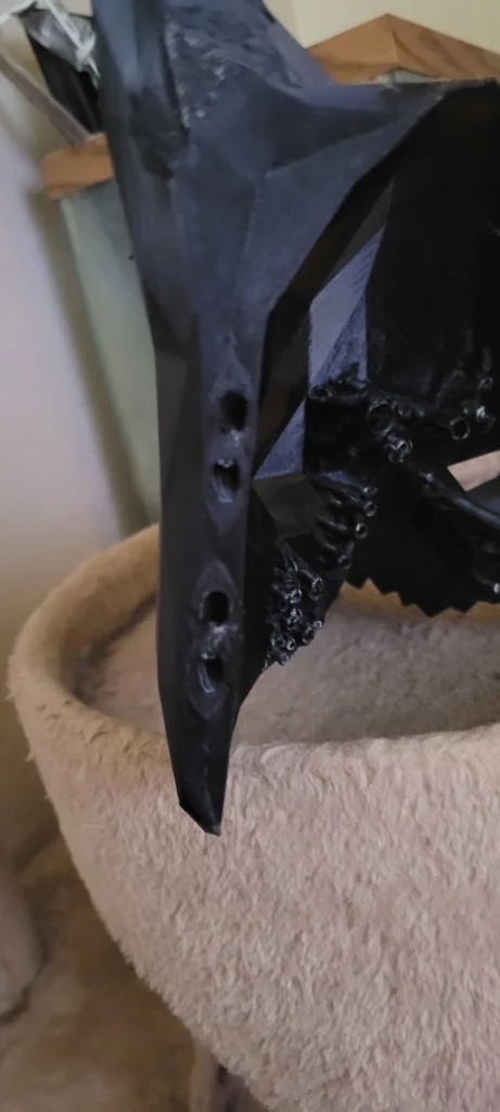 3D модель Низкополигональная волчья маска с отверстиями для шнурка - фото 9